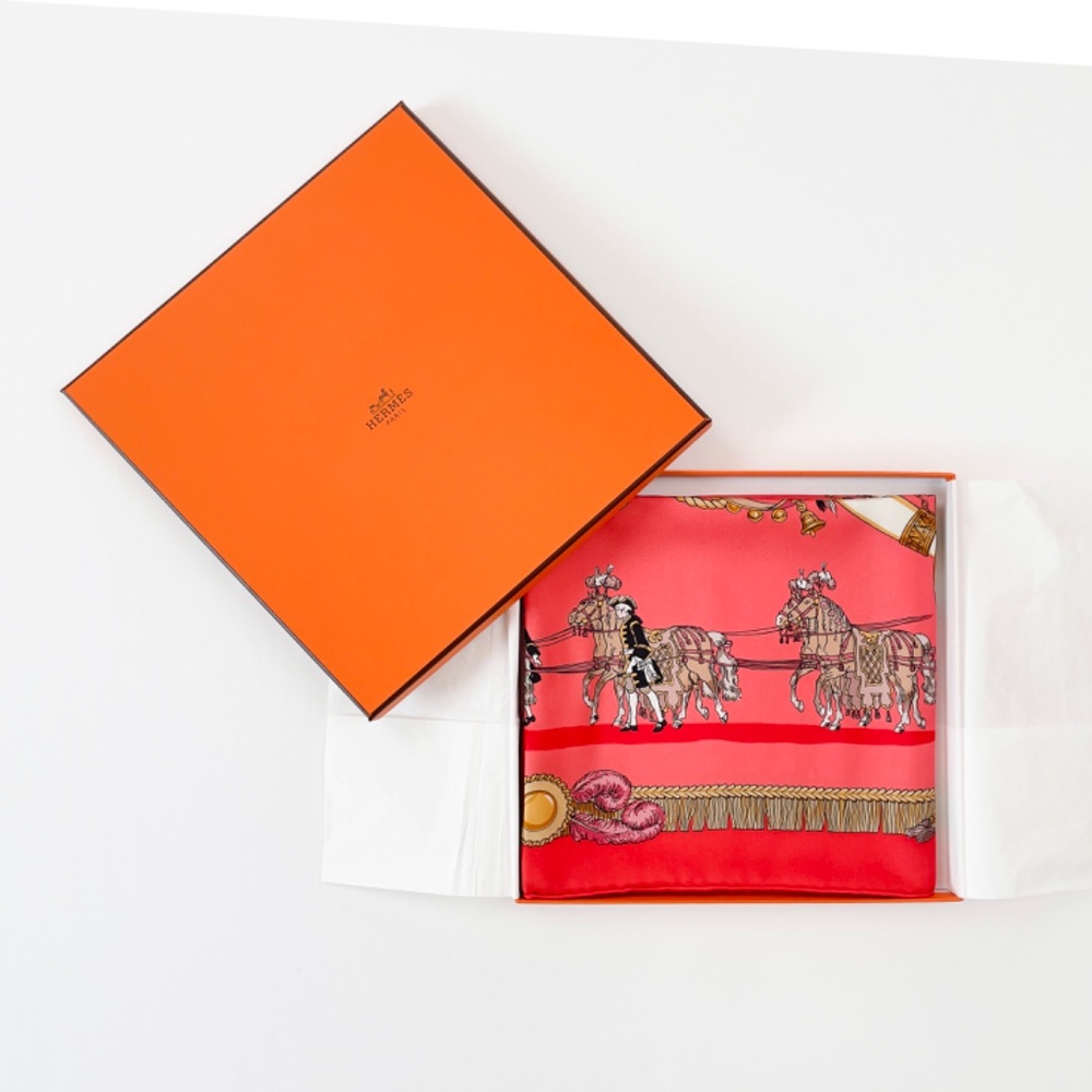 NWT Auth Hermès Carré 90 "Caparacons" in Red and Salmon - Picture 2 of 9
